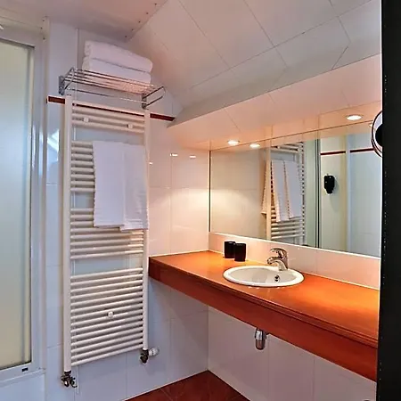 Hotel L'ermitage 3*
